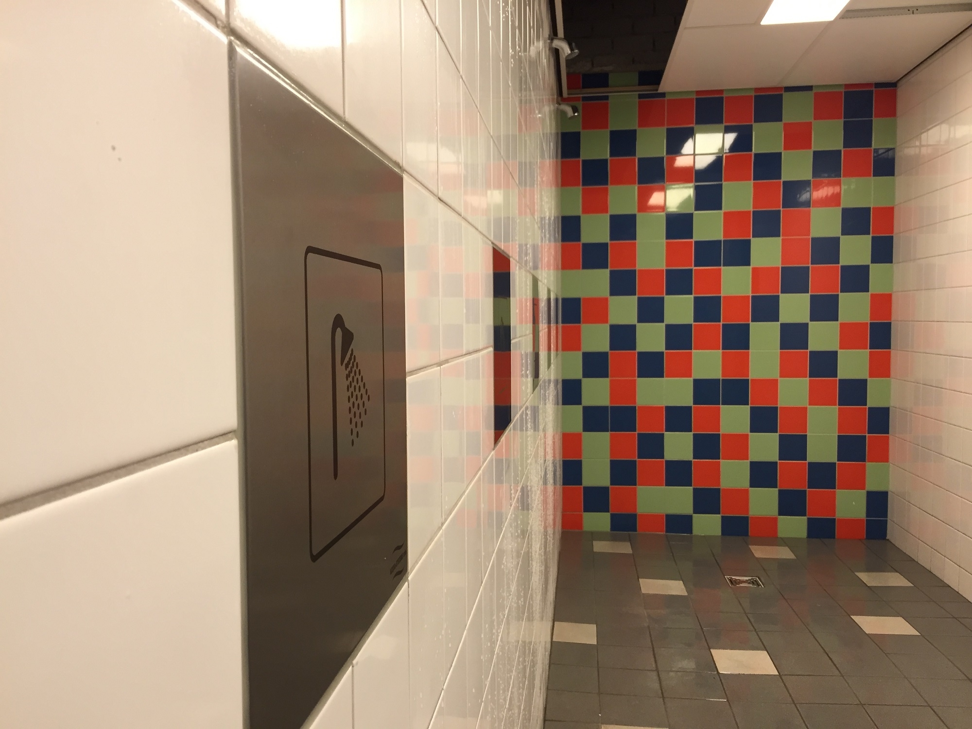 Douche ruimte muursysteem